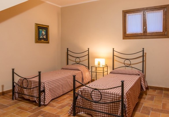 The double room on the ground level - Il Casale Del Nonno