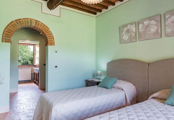 The colorful double room on the ground floor - Il Casale Di Manuele