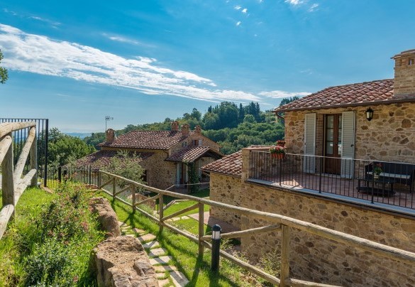 The farmhouses seen from the pool - Il Casale Di Manuele