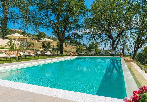 The pool measures 5 x 10 meters - Il Casale Di Manuele