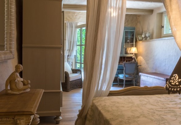La camera da letto matrimoniale al piano terra con bagno en suite - Il Castellaccio
