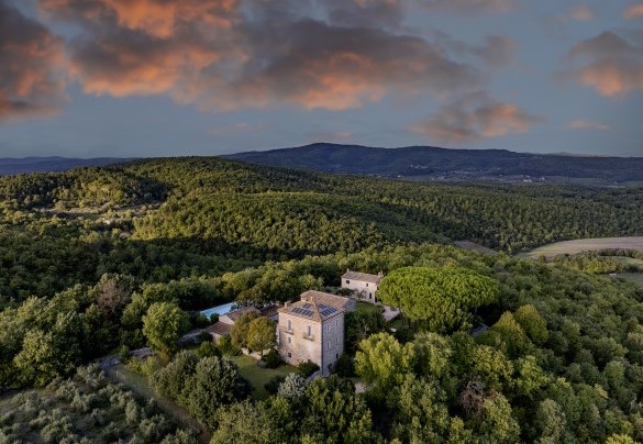 Un punto di partenza ideale per visitare borghi storici e raggiungere le principali città d’arte della Toscana - Il Castellare