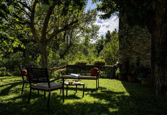 Area salotto all’uscita del casale - Il Castellare