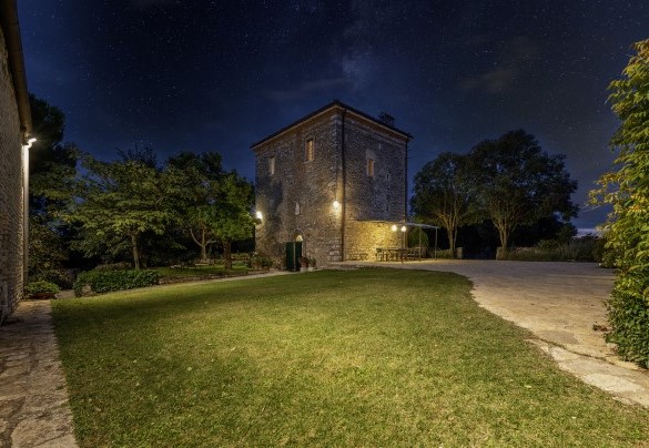 Il parco recintato per circa un ettaro di terreno - Il Castellare