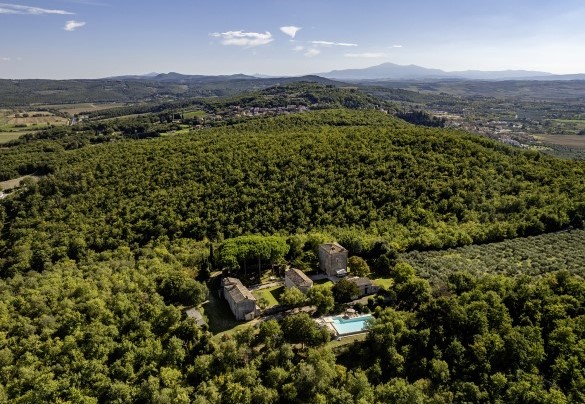  Un prestigioso complesso rurale di grande valore storico-architettonico, situato nel cuore delle Crete Senesi - Il Castellare