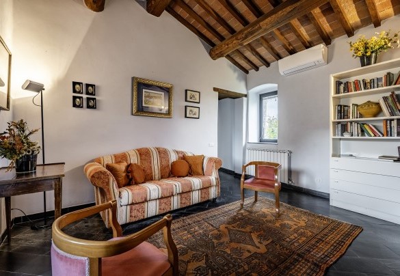 Salotto al primo piano in annesso 1 - Il Castellare