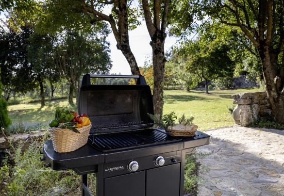 Barbecue a complemento delle aree pranzo esterne - Il Castellare