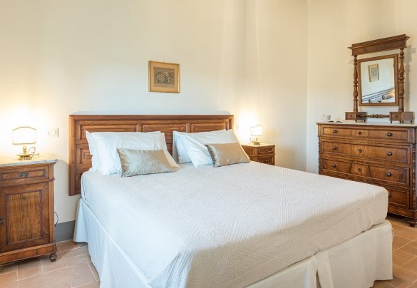 Camera matrimoniale con letto divisibile al primo piano con bagno privato– Il Colle di Donna Ilaria 