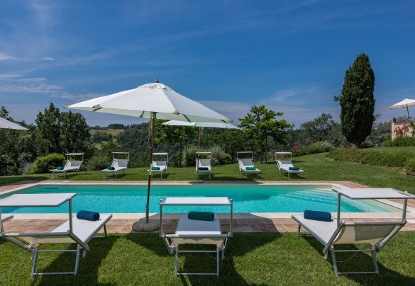 La piscina privata è in posizione panoramica – Il Colle di Donna Ilaria 