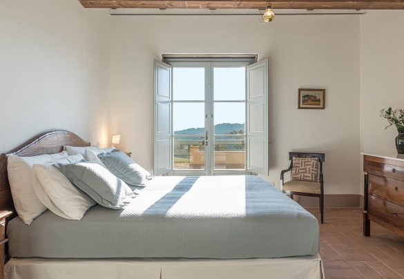 Camera matrimoniale con letto divisibile con porta di accesso all’esterno al piano terra – Il Colle di Donna Ilaria  
