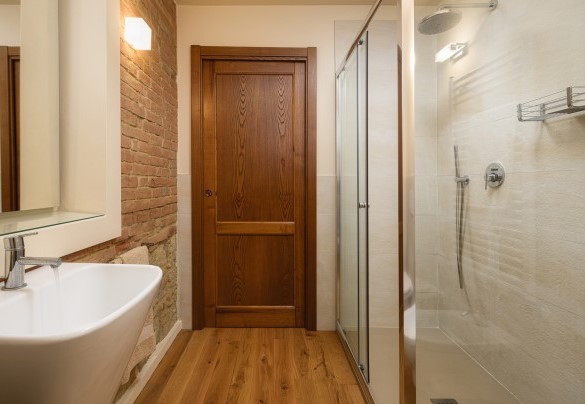 Bagno en suite con doccia al piano terra - Il Fienile 