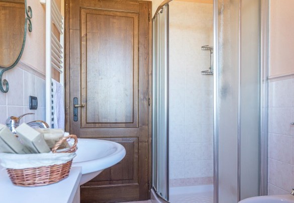 Bathroom with shower n.2 – Il Fitto