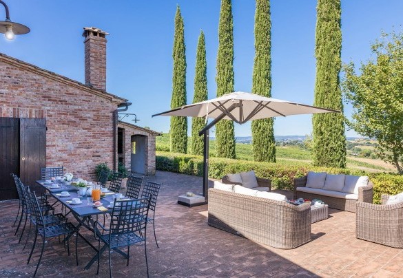 The large loggia that extends out from the French window of the living room – Il Fitto