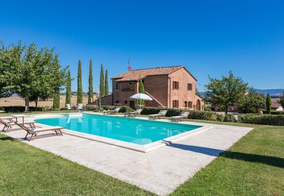 Swimming pool at exclusive use located in the garden at the back of the house – Il Fitto