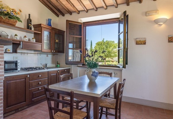 Open space with kitchen and living space in the dependance – Il Fitto