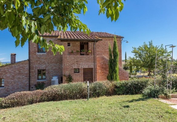 The house seen from the pool area – Il Fitto