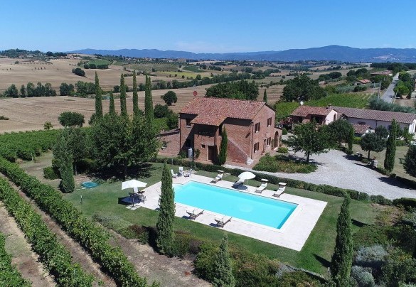 The estate is a few kilometres from Cortona, the main cultural and artistic centre of the Val di Chiana – Il Fitto