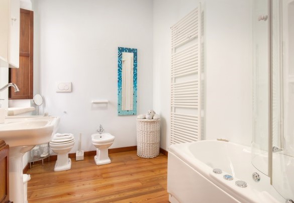Bathroom with bathtube - Il Giardino di Sibilla