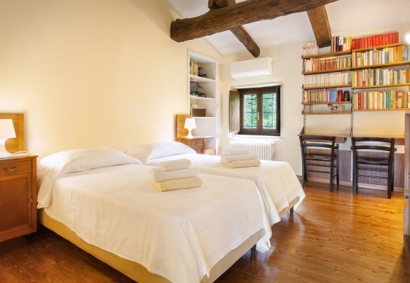 Twin bedroom (7), on the second floor	- Il Giardino di Sibilla