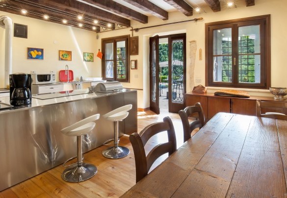 Open space kitchen on the ground floor - Il Giardino di Sibilla