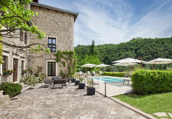 External view of the house and the pool - Il Giardino di Sibilla