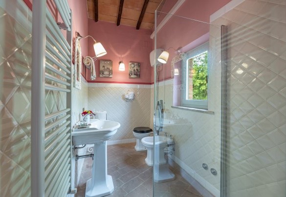 Bagno con doccia n.6 en suite alla camera n.6 - Il Molinaccio