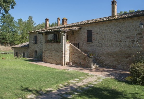 La villa con muri in pietra - Il Molinaccio