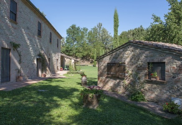 La villa con muri in pietra - Il Molinaccio