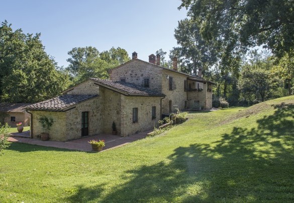 La collina cinge la villa - Il Molinaccio