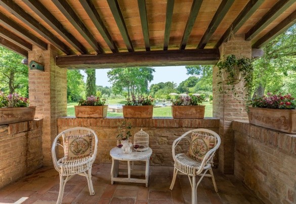 La loggia d’ingresso al primo piano - Il Molinaccio