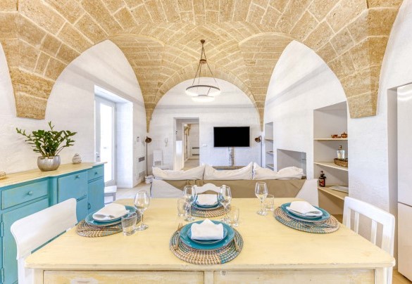 Indoor dining area - Il Nachiro