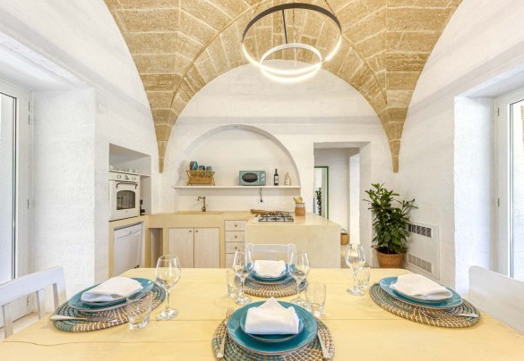 Indoor dining area - Il Nachiro