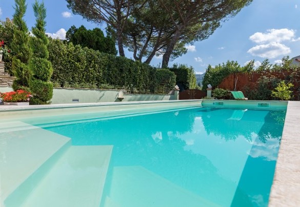 The swimming pool (always available), just a few steps away from the villa – Il Nido