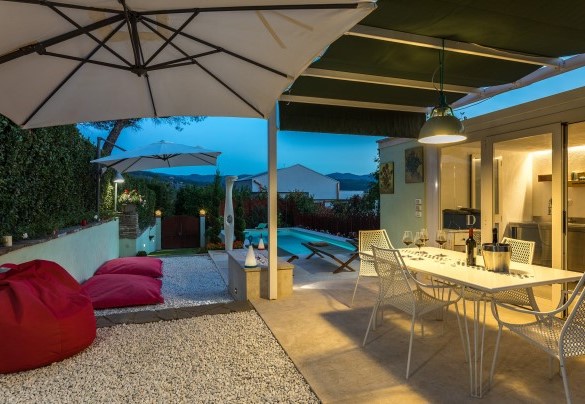 The terrace at dusk – Il Nido