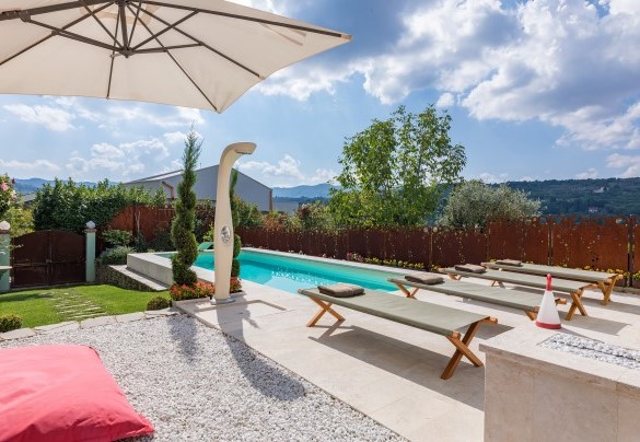 The park surrounding the villa guarantees total privacy and quiet – Il Nido