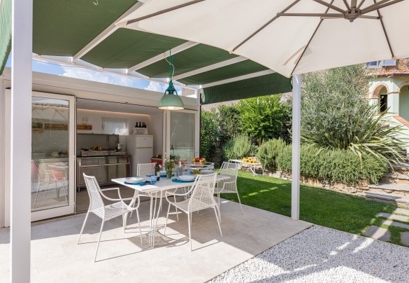 A comfortable and relaxing area to use during the day and at night as well when a clever play of lights created ad hoc provides a magical atmosphere – Il Nido