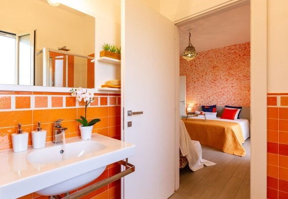 Bathroom n6 with shower, for room 6 - Il Nocciolo 12
