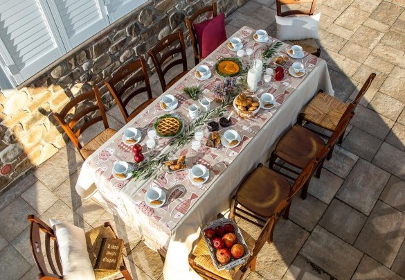 Outdoor table for breakfast, lunch and dinner outdoors - Il Nocciolo 12