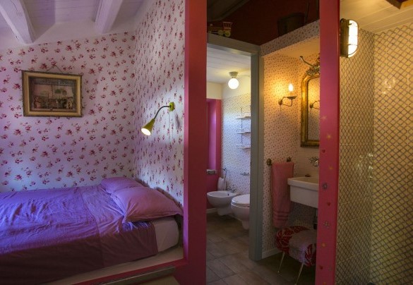 Camera matrimoniale n.4 en-suite con bagno con doccia n.4 al primo piano - Il Podere di Fi 8