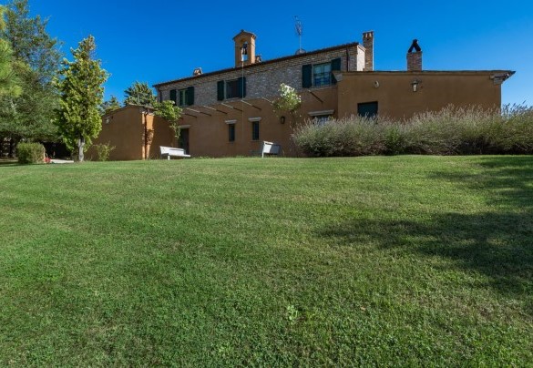 Incantevole dimora sul verde tappeto del giardino - Il Podere di Fi 8
