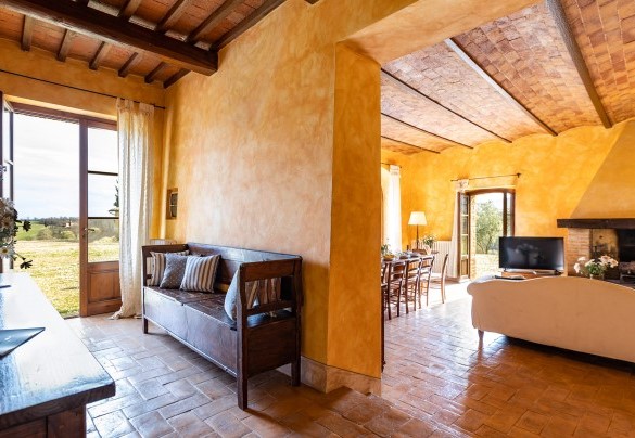 L’ingresso e il salone nel casale A al pianterreno - Il Poderuccio