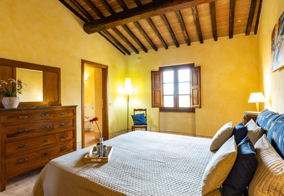 Camera matrimoniale con bagno privato al primo piano nel casale A - Il Poderuccio