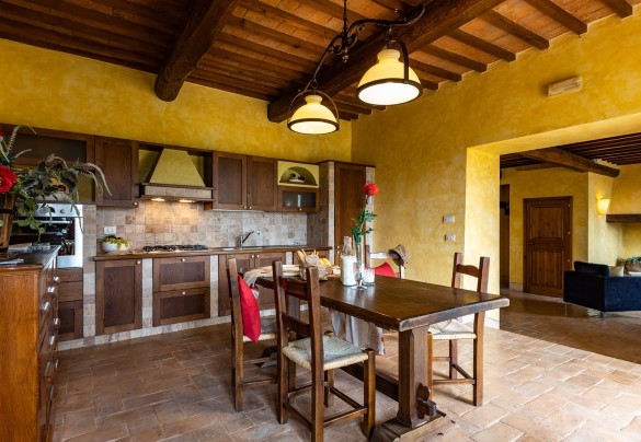 The kitchenette and the living room on the ground floor in the main house B - Il Poderuccio