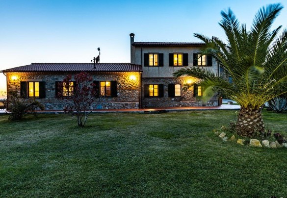 La proprietà si adagia sulle dolci colline nelle vicinanze di Volterra - Il Poggiarellino  