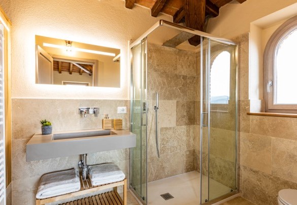Bagno en suite con doccia n.9 al terzo piano - Il Poggiarellone