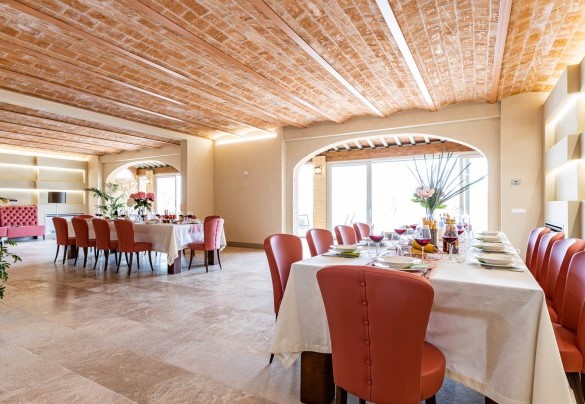 L'ampia zona pranzo - Il Poggiarellone 