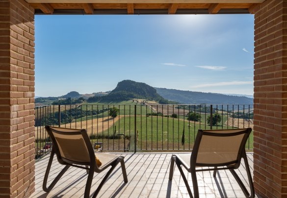 Terrazza panoramica affacciata su verdi paesaggi - Il Poggiarellone 