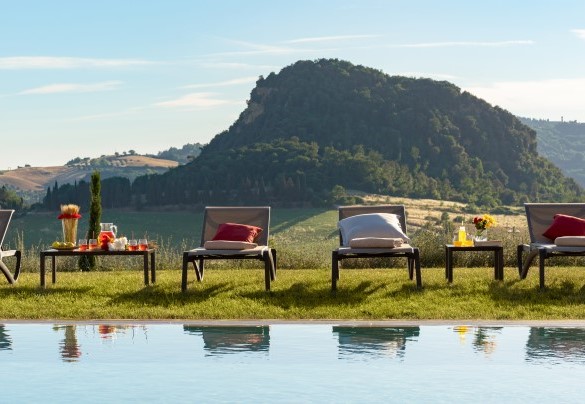 Il panorama unico visto dalla zona piscina - Il Poggiarellone  