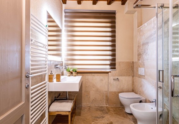 Bagno en suite con doccia n.2 al primo piano - Il Poggiarellone