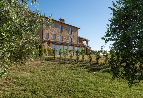 Il casale immerso nel verde giardino - Il Poggiarellone  